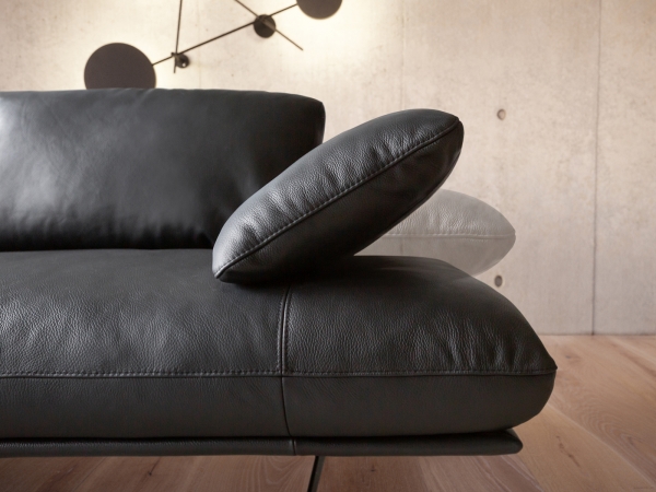 Canapea de colt Marella 305x250 din piele groasa negru canapea joasa stanga de la marca ES