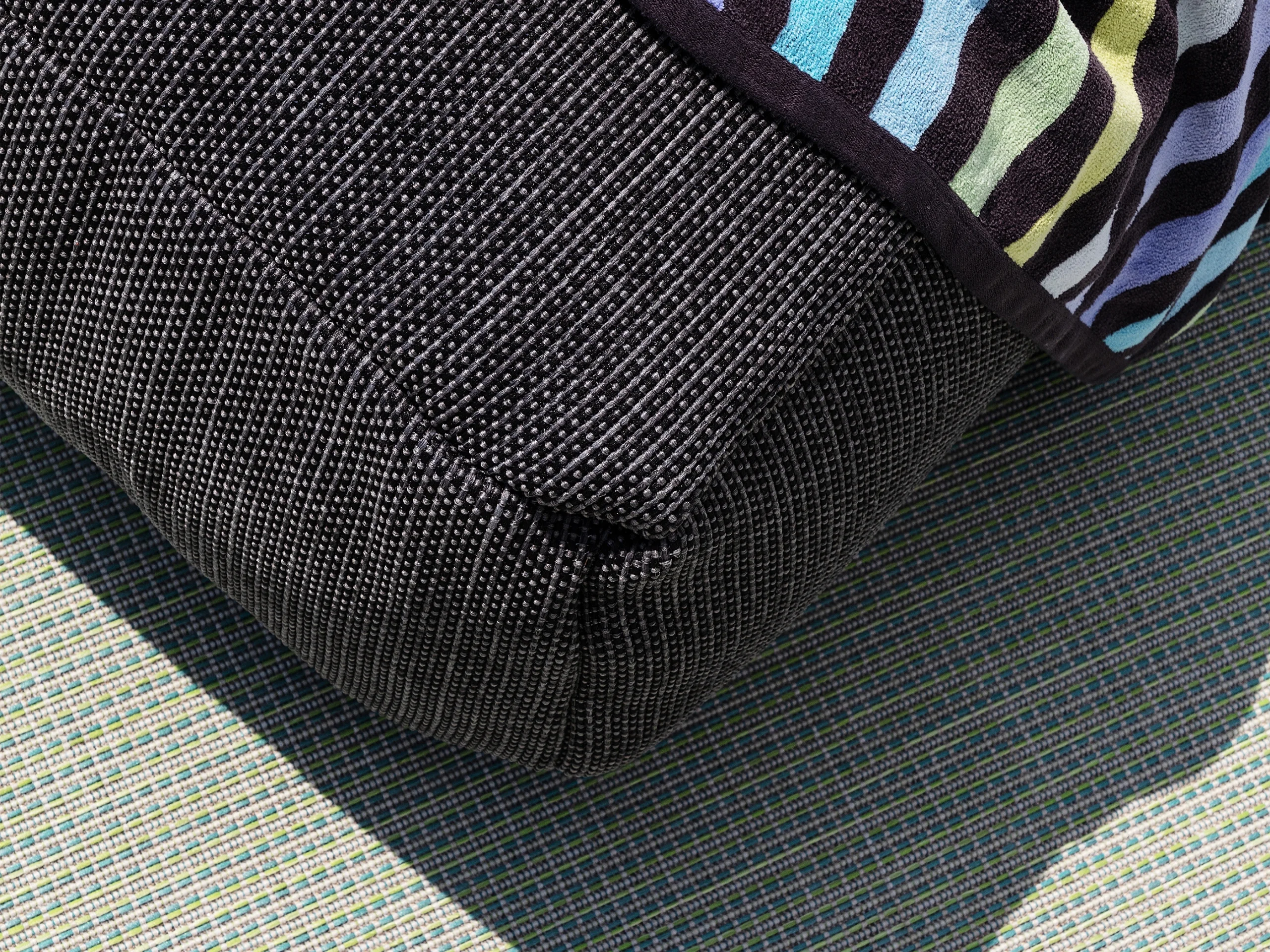 SPHERE POUFS 36 scaled