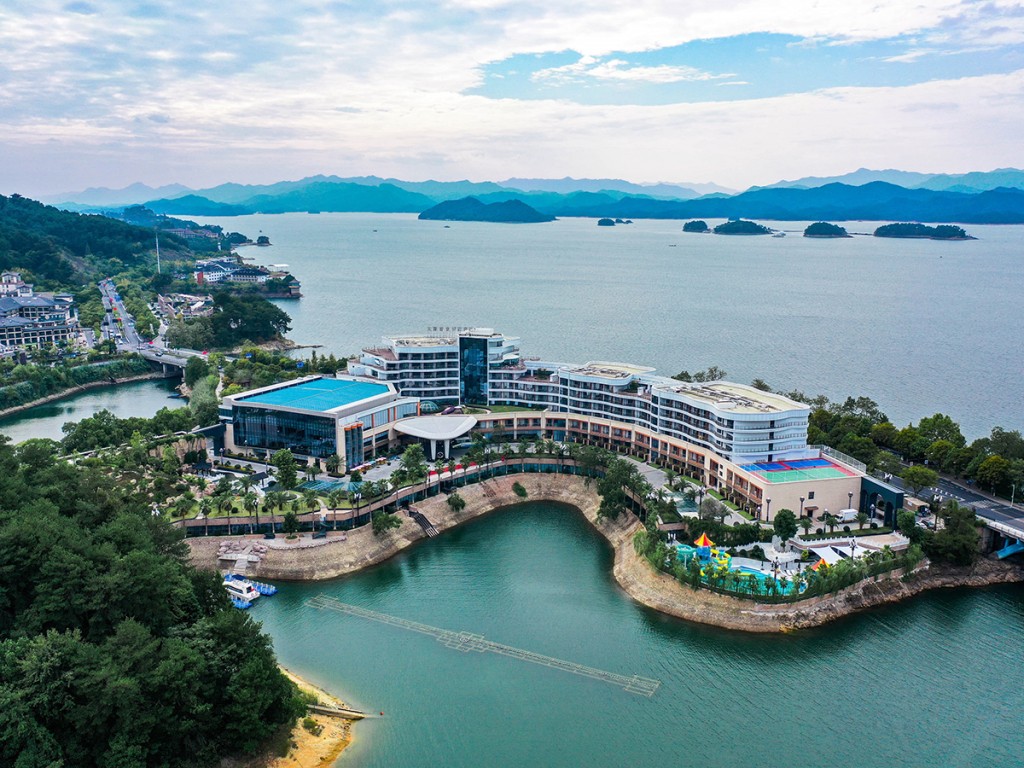 Thousand Island Lake China