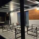 Pergola bioclimatica Aplux ProMax electrica cu LED, aluminiu, 3x6 m cu patru stalpi, antracit