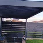 Pergola bioclimatica Aplux ProMax electrica cu LED, aluminiu, 3x6 m cu patru stalpi, antracit